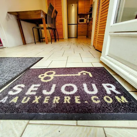 Saint Pelerin - Sejour A Auxerre Hotel Exterior photo